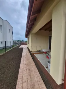 CASA INDIVIDUALA IN GHIRODA  3 CAMERE 90 MP UTILI 501 MP CURTE  UTILATA  BUCATARIE INCHISA  ZONA TOP - foto 9
