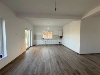 NOU PE PIATA - LANGA ASFALT - TOATE UTILITATILE - foto 2