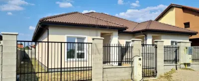 Duplex pe parter - finisaje top- zona excelenta - Mosnita Noua