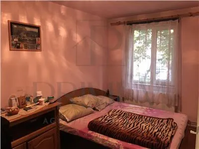 Brancoveanu - 3 Camere - Etaj 1 - Decomandat - Centrala proprie - foto 3