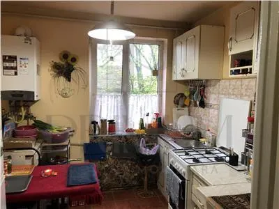 Brancoveanu - 3 Camere - Etaj 1 - Decomandat - Centrala proprie - foto 4