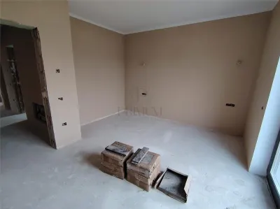Duplex despartit prin C.T. - spatios -  5 camere - bucatarie inchisa - - foto 6