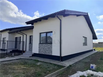Duplex pe plan - compartimentare practica - 3 bai - teren 375 mp - foto 2