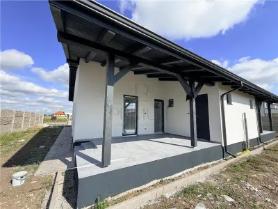Duplex pe plan - compartimentare practica - 3 bai - teren 375 mp - foto 3