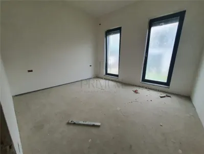 BRAYTIM, CASA INDIVIDUALA, INCALZIRE IN PARDOSEALA, TRIFAZIC, GARAJ - foto 3