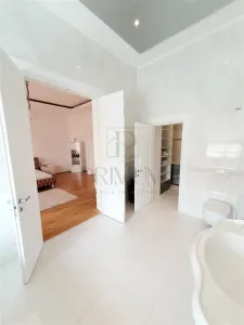 BAILE NEPTUN - RENOVAT LUX - 3 CAMERE - 2 BAI - INCALZIRE PARDOSEALA - CLIMA - CLADIRE ISTORICA - foto 3