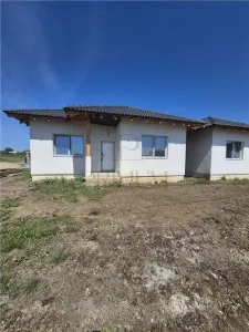 Duplex despartit prin baie - aproape de centura - toate utilitatile - foto 2