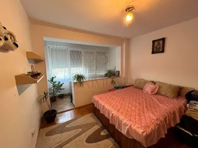 Dambovita - 2 Camere - Etaj intermediar cu LIFT - Centrala proprie - Decomandat - foto 2