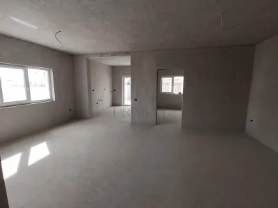 Oportunitate - Duplex modern aproape de Timisoara - despartit prin baie - foto 2