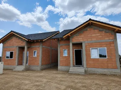 DUPLEX MANSARDABIL - SEPARAT PRIN BAIE - PERSONALIZARE INTERIOARA - Mosnita Noua