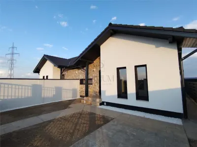 Duplex modern - spatios - perete dublu - finalizat - Mosnita Noua