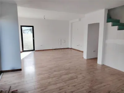 0 % COMISION -  1/2 DUPLEX SPATIOS SEPARAT PRIN CT - 5 CAMERE - foto 3