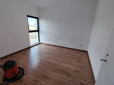0 % COMISION -  1/2 DUPLEX SPATIOS SEPARAT PRIN CT - 5 CAMERE - foto 4