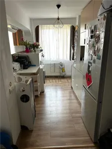 CIRCUMVALATIUNII - LIFT - 4 CAMERE - RENOVAT - 2 BAI - 2 BALCOANE - CENTRALA PROPRIE - CLIMA - BOXA CF - foto 8
