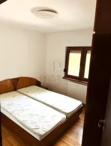 LIPOVEI - 3 CAMERE - ETAJ 1 - BLOC IZOLAT - 2 BAI - 2 BALCOANE - CENTRALA PROPRIE - CLIMA - foto 2