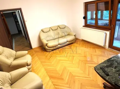 LIPOVEI - 3 CAMERE - ETAJ 1 - BLOC IZOLAT - 2 BAI - 2 BALCOANE - CENTRALA PROPRIE - CLIMA - foto 3