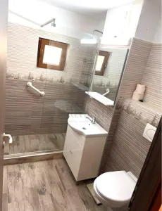 LIPOVEI - 3 CAMERE - ETAJ 1 - BLOC IZOLAT - 2 BAI - 2 BALCOANE - CENTRALA PROPRIE - CLIMA - foto 5