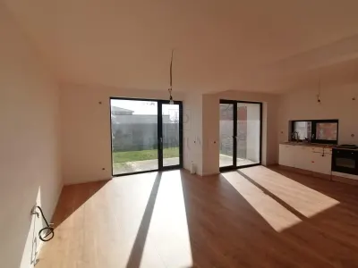 Duplex modern - design deosebit - zona foarte buna - 3 dormitoare - foto 21