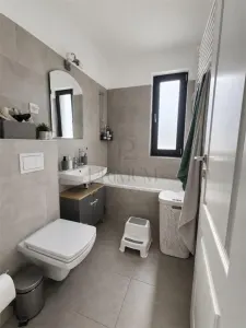 GIROC - 2 CAMERE - MOBILAT SI UTILAT - ZONA EXCELENTA - PARCARE INCLUSA - foto 7