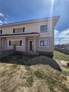 Duplex 3 dormitoare - locatie excelenta - Mosnita Noua - foto 4