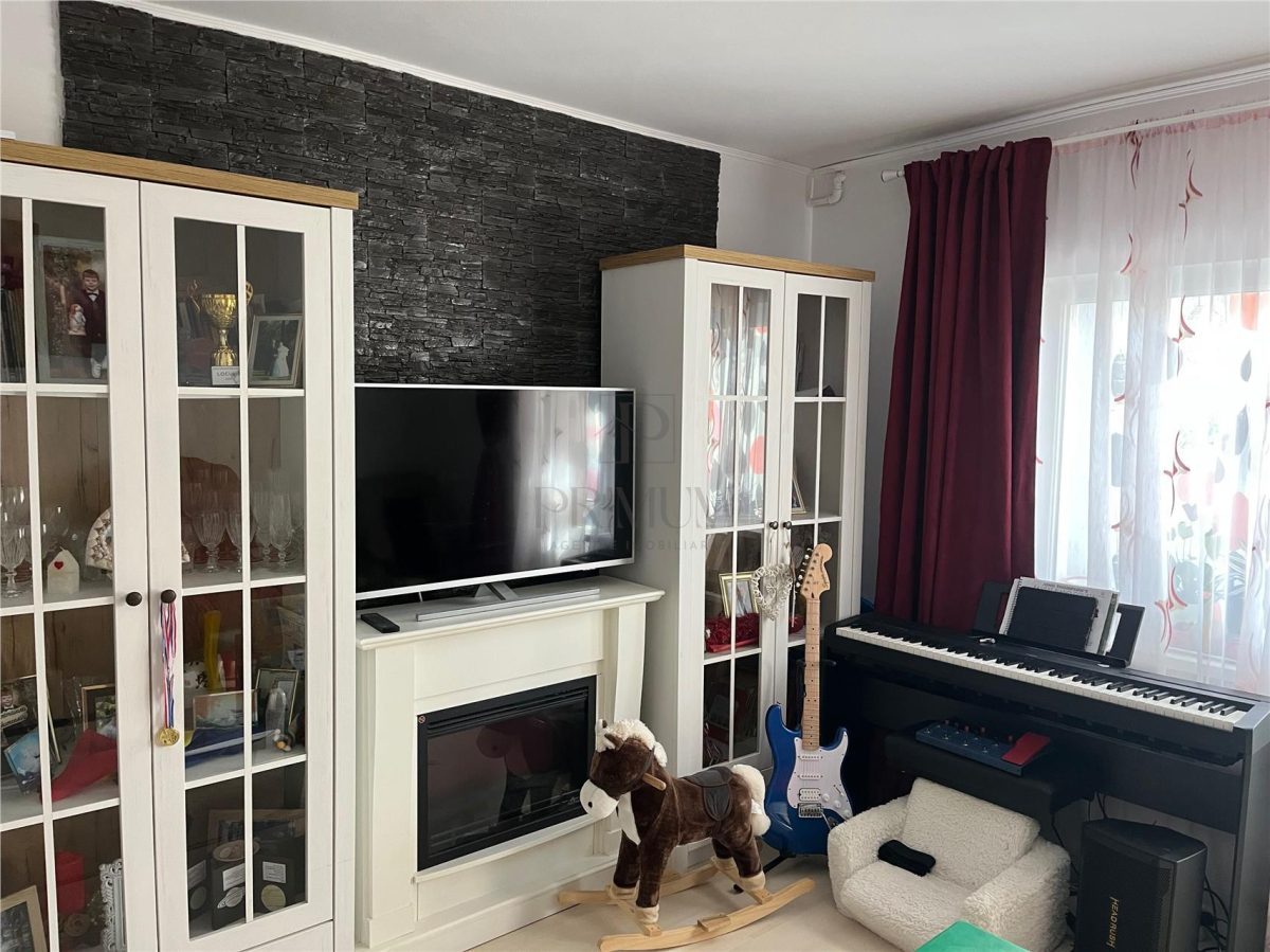 DAMBOVITA - 4 CAM - 2 BAI - 2 BALCOANE - ETAJ 3 - CENTRALA - CLIMA - RENOVAT - Timisoara