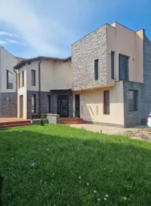 Casa individuala - zona excelenta - la cheie - Mosnita Noua