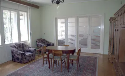BALCESCU - 4 CAMERE - ETAJ 1 - SPATIOS - 2 BAI - DEBARA - TERASA - ISTORIC - - Timisoara