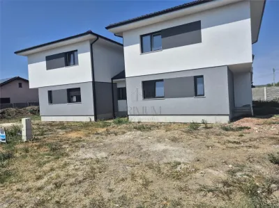 DUPLEX DESPARTIT - SUPRAFETE MARI - ZONA EXCELENTA - Mosnita Noua