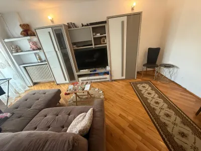 Apartament 2 camere ,decomandat, 2 balcoane, Cetate-Mercur, mobilat - foto 2
