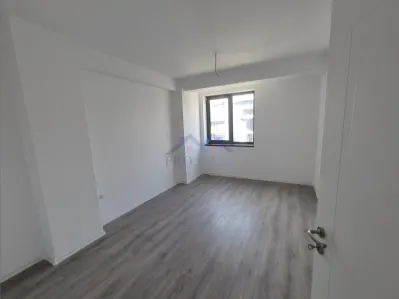 Apartament cu 3 camere, bloc nou, et.1, parcare, - foto 3