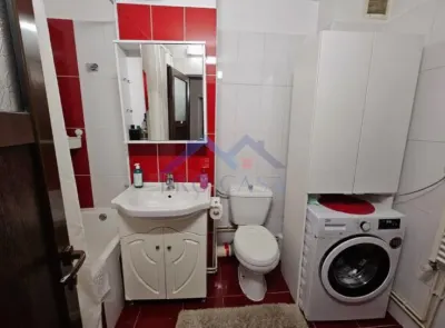 Apartament 2 camere , 2 balcoane, Cetate, etaj 1,zona Mercur - foto 6
