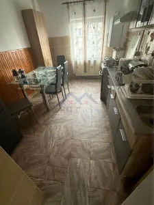 Apartament 4 camere, decomandat, Cetate, Mercur, 2 bai, pivnita - foto 2