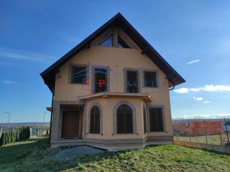 Casa individuala l Plopeni l C-4679 - Plopeni