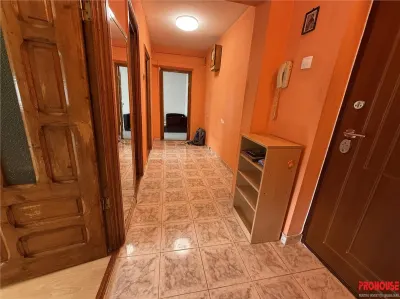 OKAZIE! - Energiei-G. Bacovia- 2 camere decomandate - foto 4