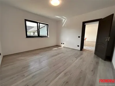 Primul Chirias - Casa Noua - toate utilitatile - foto 12