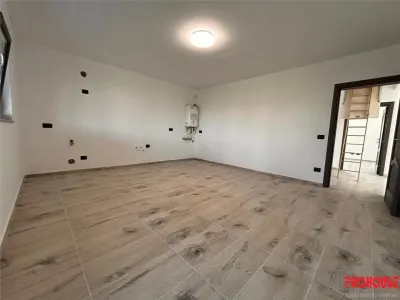 Primul Chirias - Casa Noua - toate utilitatile - foto 9