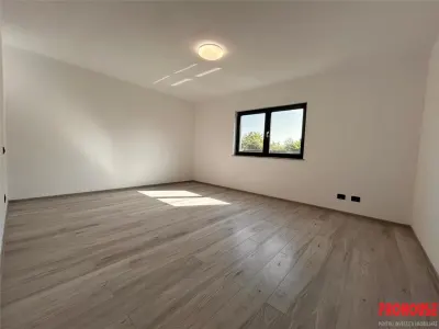Primul Chirias - Casa Noua - toate utilitatile - foto 10
