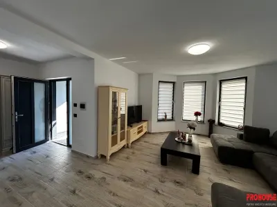 Primul Chirias - Casa Noua - toate utilitatile - foto 4