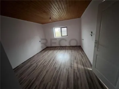 RECO, casa in Sinteu, aproape de Huta Slavia - foto 7