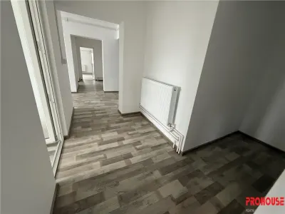 Adjud - spatiu comercial renovat complet - foto 15