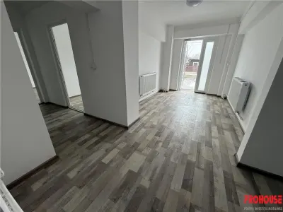 Adjud - spatiu comercial renovat complet - foto 18