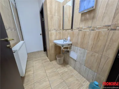 Ultracentral - langa Luceafarul - spatiu comercial 77mp - foto 11