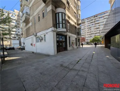 Ultracentral - langa Luceafarul - spatiu comercial 77mp - foto 14