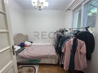 RECO, Doua case, zona  ultracentral, singur in curte, Oradea - foto 4