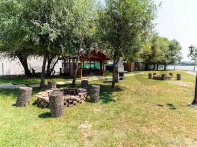 RECO PENSIUNE DE VANZARE IN JUDETUL CARAS SEVERIN - foto 8
