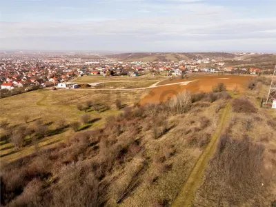 RECO Teren  intravilan- panorama asupra orasului -str. Caisilor - foto 3