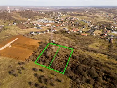 RECO Teren  intravilan- panorama asupra orasului -str. Caisilor - foto 4