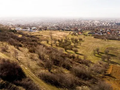 RECO Teren  intravilan- panorama asupra orasului -str. Caisilor - foto 10