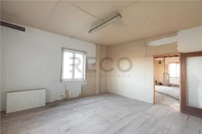 RECO casa Inand la rosu cu teren imens - foto 3