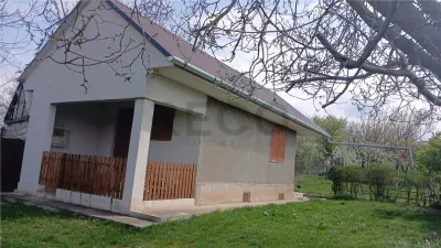 Reco Teren extravilan cu casa de vacanta in zona Episcopia - foto 3